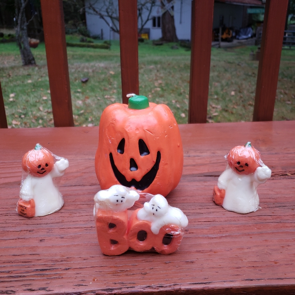 (4) Vintage Themed Halloween 1-Wick Candles (Ghosts and Pumpkins)